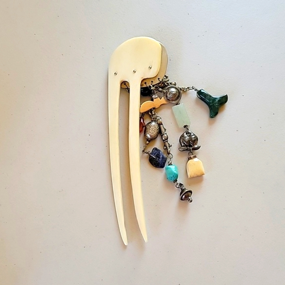 David Navarro Vintage Rare Ivory Bone Natural Materials Brooch